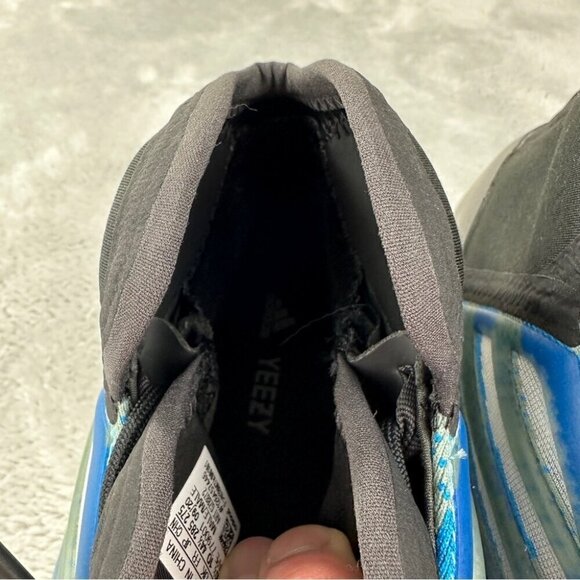 Adidas Yeezy NWOB Boost Quantum QNTM Frozen Blue GZ8872 Size 10.5 US Kanye West - Picture 10 of 13